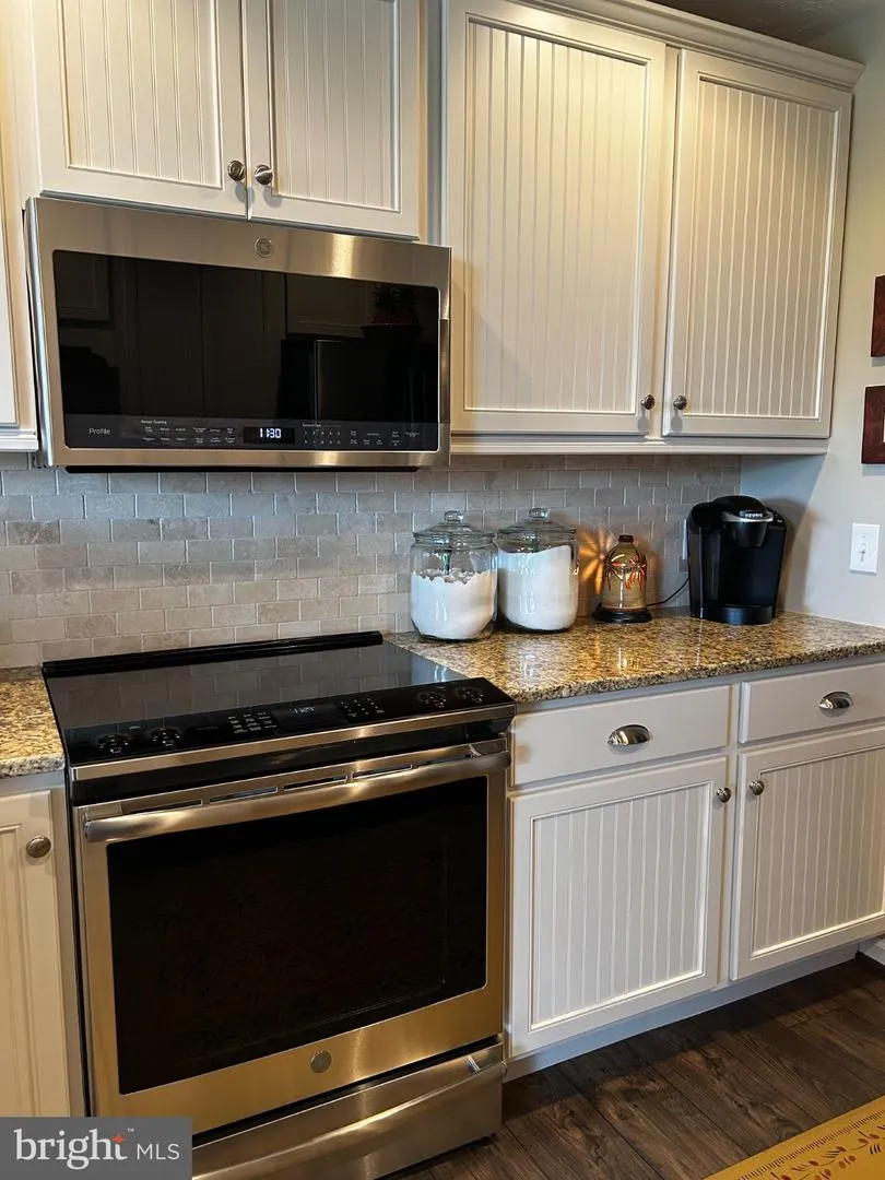 140 DOLOMITE DRIVE York, PA 17408