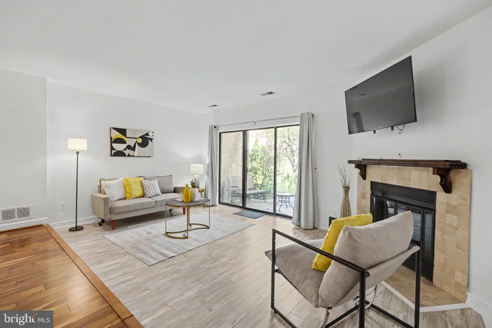 3099 HAWTHORNE DRIVE NE #3099 Washington, DC 20017
