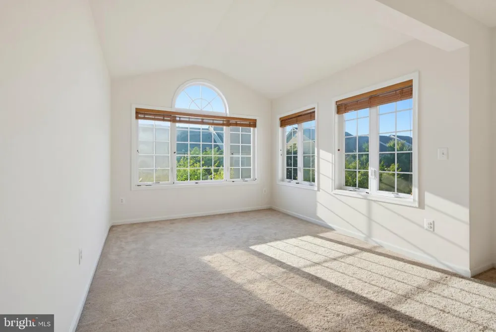 43248 MITCHAM SQUARE Ashburn, VA 20148