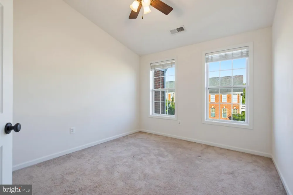 43248 MITCHAM SQUARE Ashburn, VA 20148