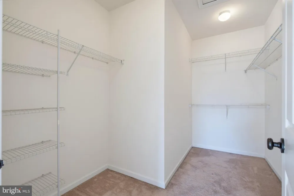 43248 MITCHAM SQUARE Ashburn, VA 20148