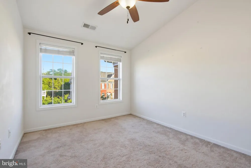 43248 MITCHAM SQUARE Ashburn, VA 20148