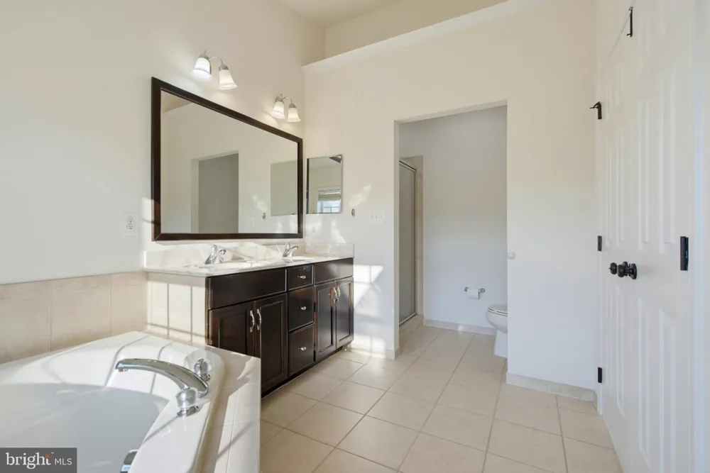 43248 MITCHAM SQUARE Ashburn, VA 20148