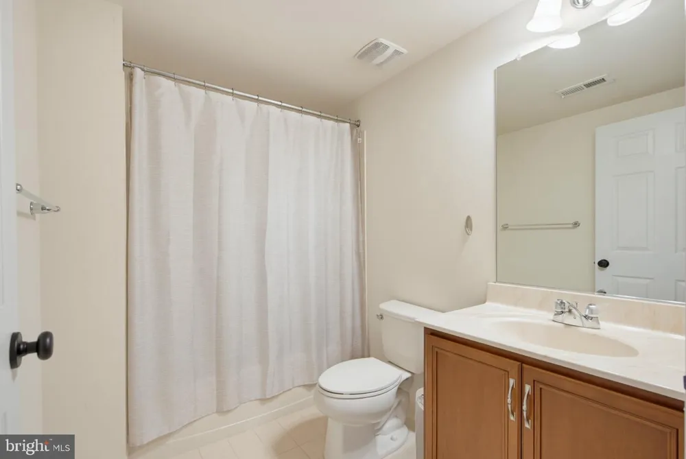 43248 MITCHAM SQUARE Ashburn, VA 20148