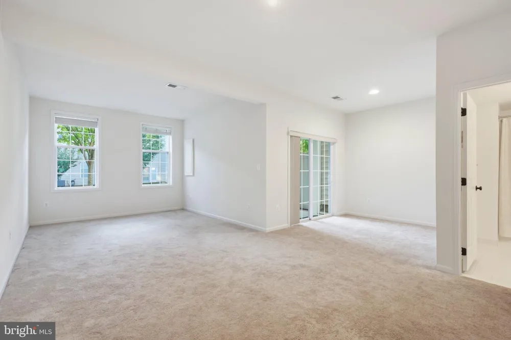 43248 MITCHAM SQUARE Ashburn, VA 20148