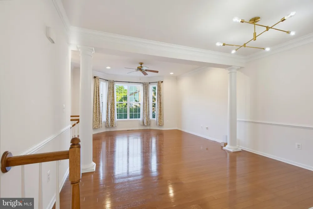 43248 MITCHAM SQUARE Ashburn, VA 20148