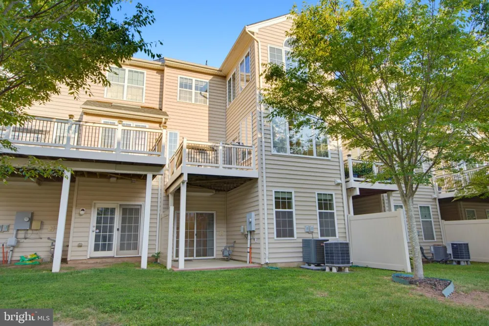 43248 MITCHAM SQUARE Ashburn, VA 20148