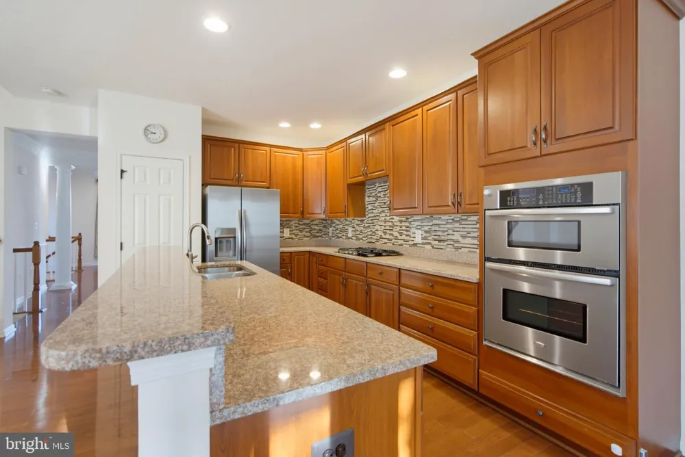 43248 MITCHAM SQUARE Ashburn, VA 20148