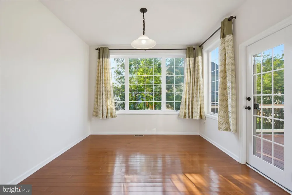 43248 MITCHAM SQUARE Ashburn, VA 20148