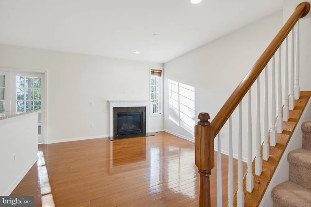 43248 MITCHAM SQUARE Ashburn, VA 20148