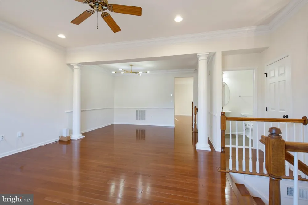 43248 MITCHAM SQUARE Ashburn, VA 20148