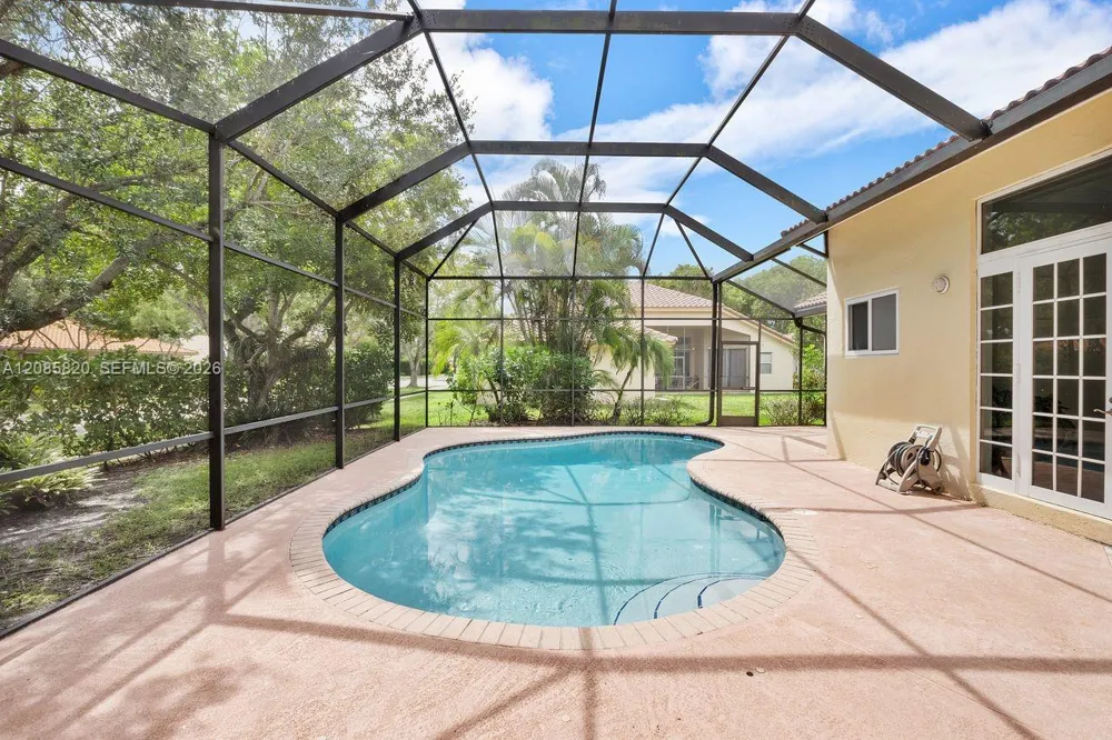 900 Spoonbill Cir Weston, FL 33326