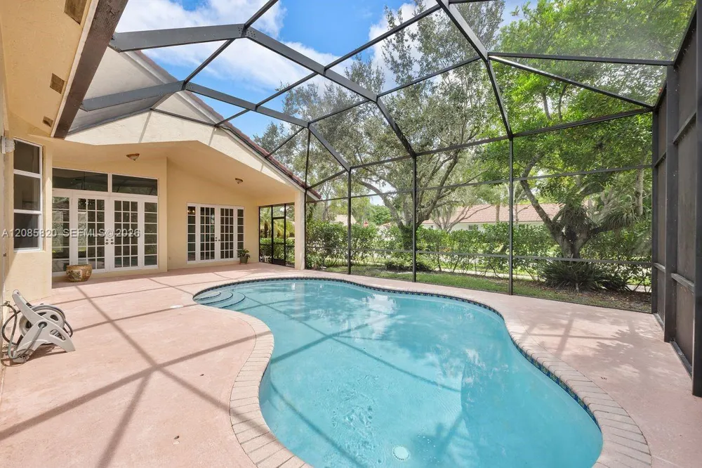 900 Spoonbill Cir Weston, FL 33326
