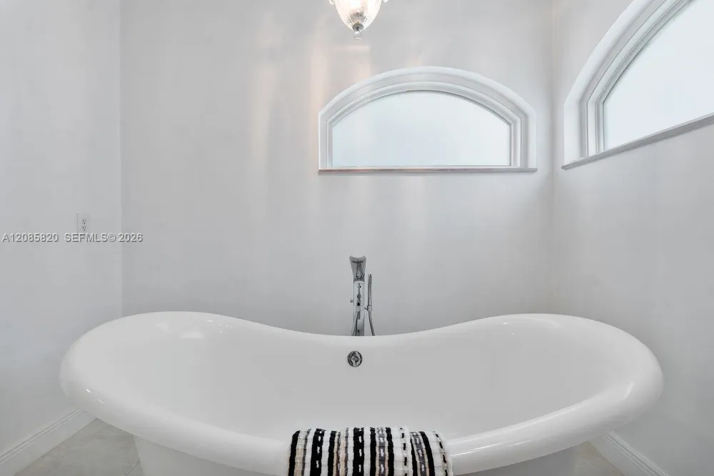 900 Spoonbill Cir Weston, FL 33326