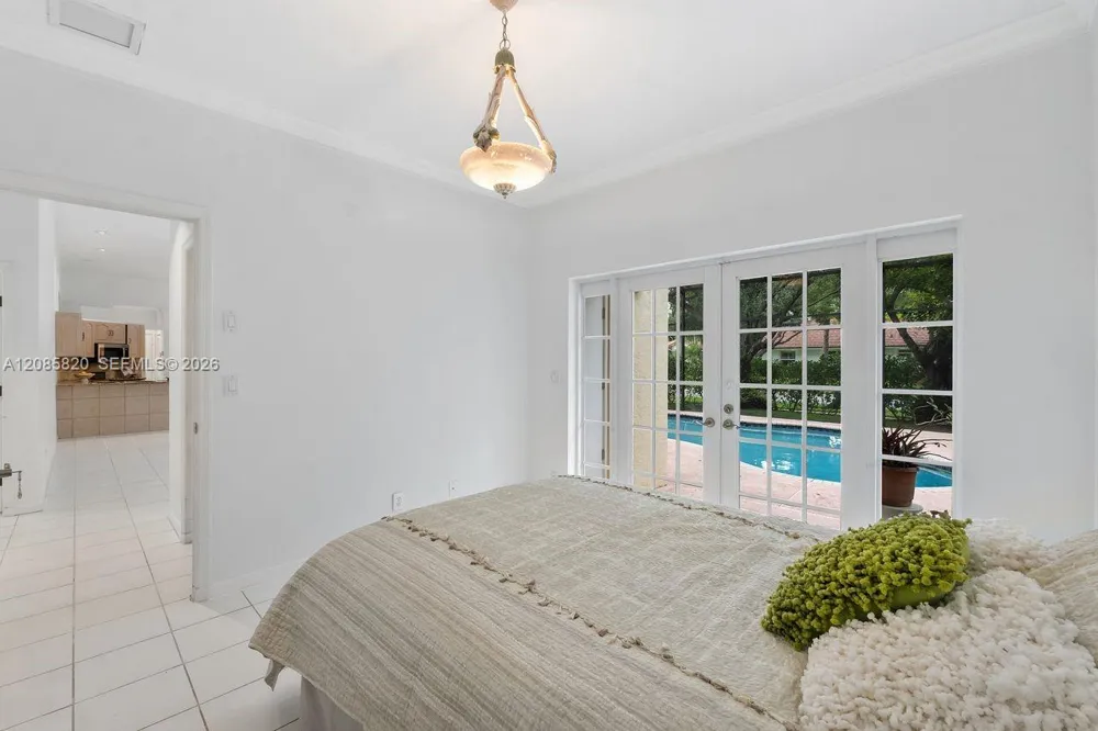 900 Spoonbill Cir Weston, FL 33326