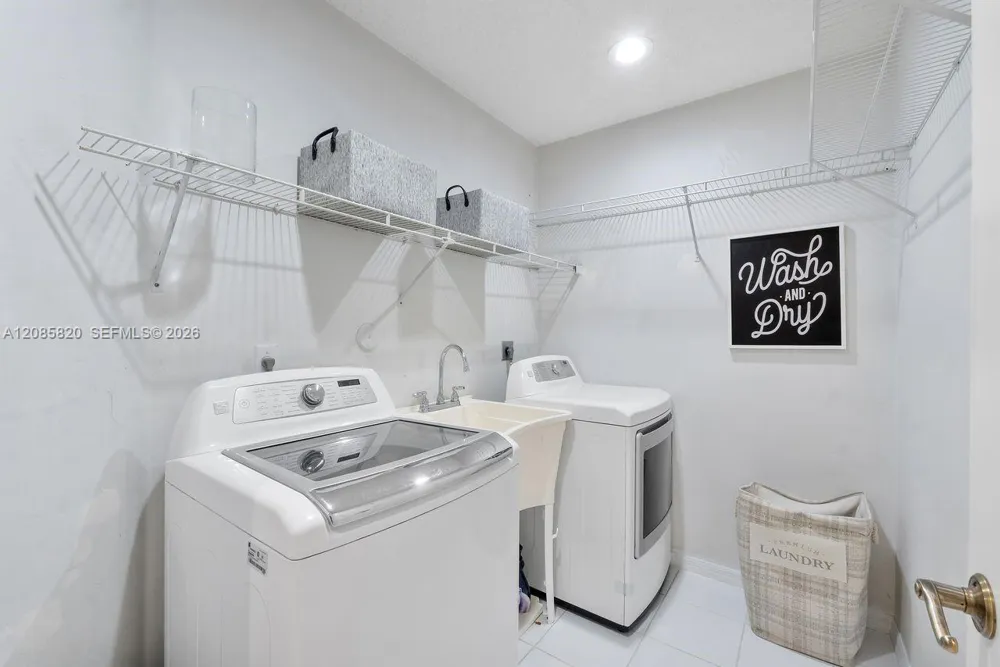 900 Spoonbill Cir Weston, FL 33326