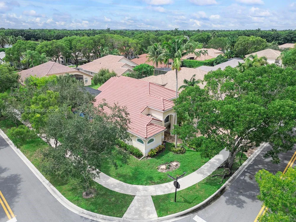 900 Spoonbill Cir Weston, FL 33326