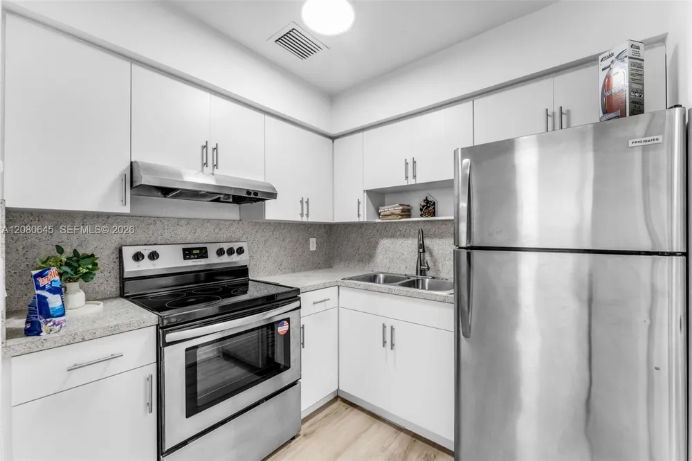 3200 SW 88th Pl Miami, FL 33165