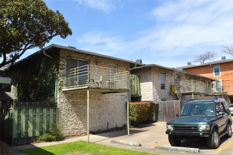 2706 Cole Street #103B