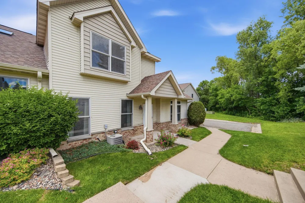 797 Parkside Lane Columbia Heights, MN 55421