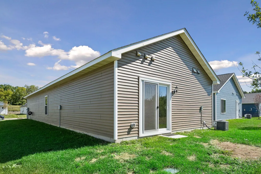 413 Redwood Street Cambridge, MN 55008