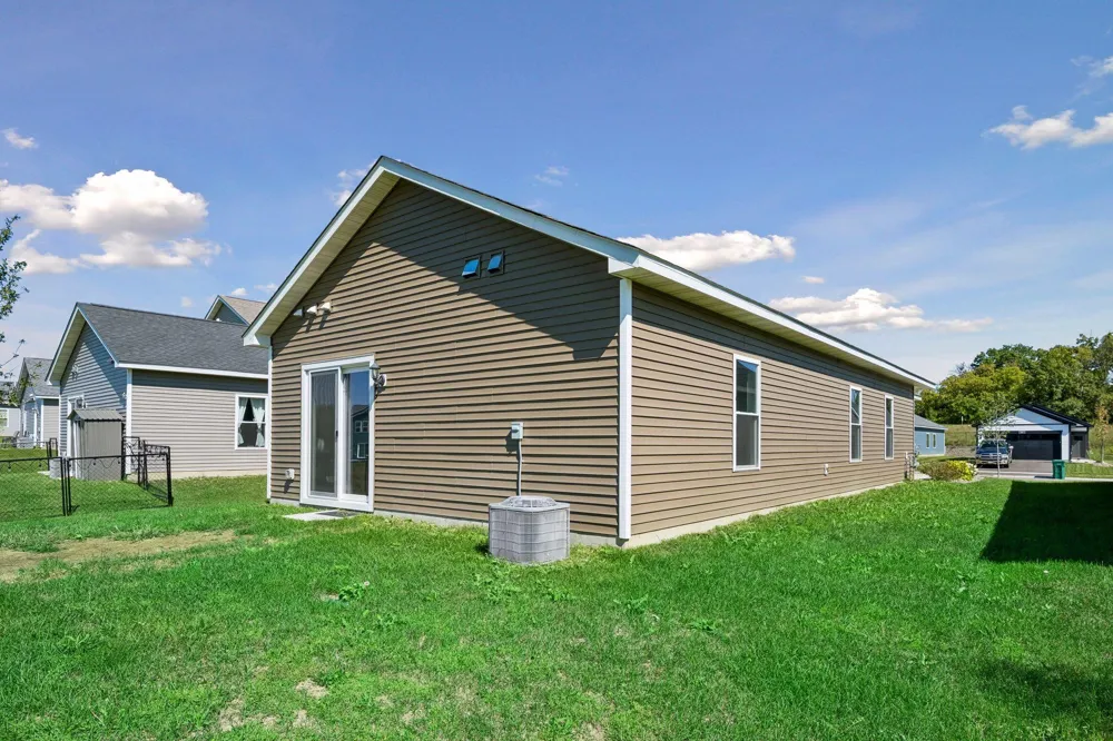 413 Redwood Street Cambridge, MN 55008