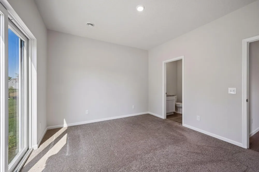 413 Redwood Street Cambridge, MN 55008