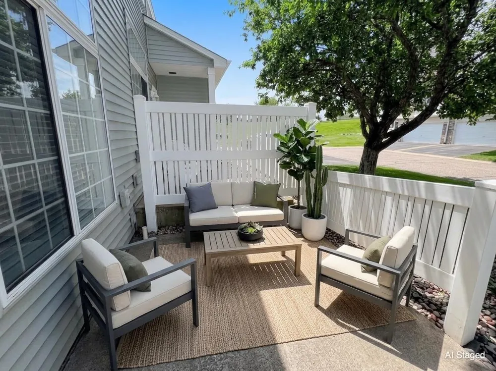 1836 Mockingbird Avenue Shakopee, MN 55379
