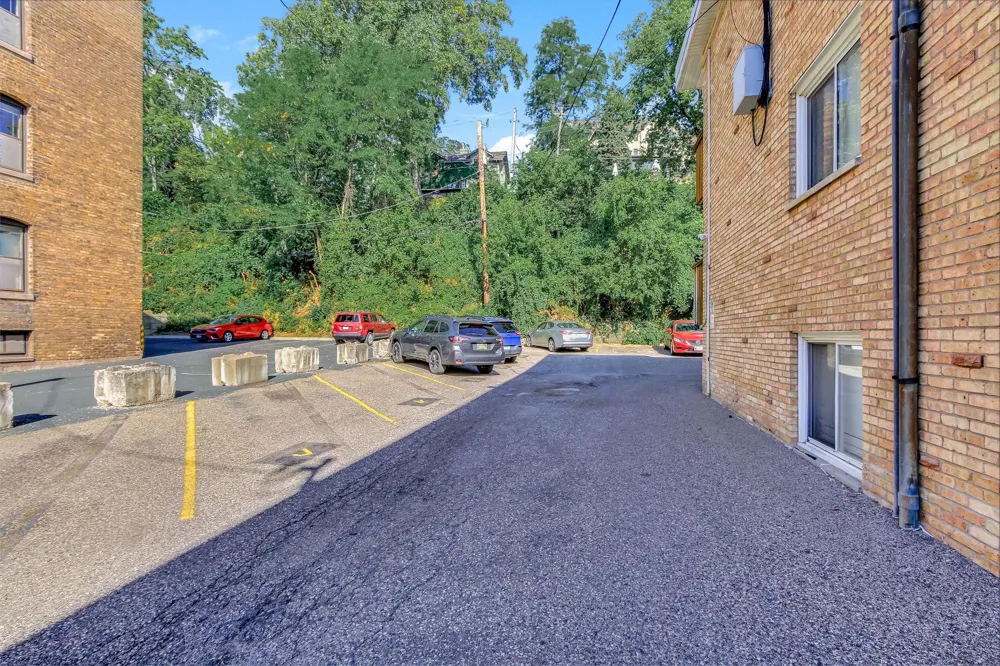391 Grand Avenue #203 Saint Paul, MN 55102