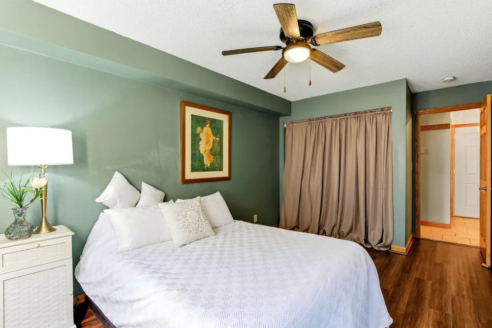 391 Grand Avenue #203 Saint Paul, MN 55102