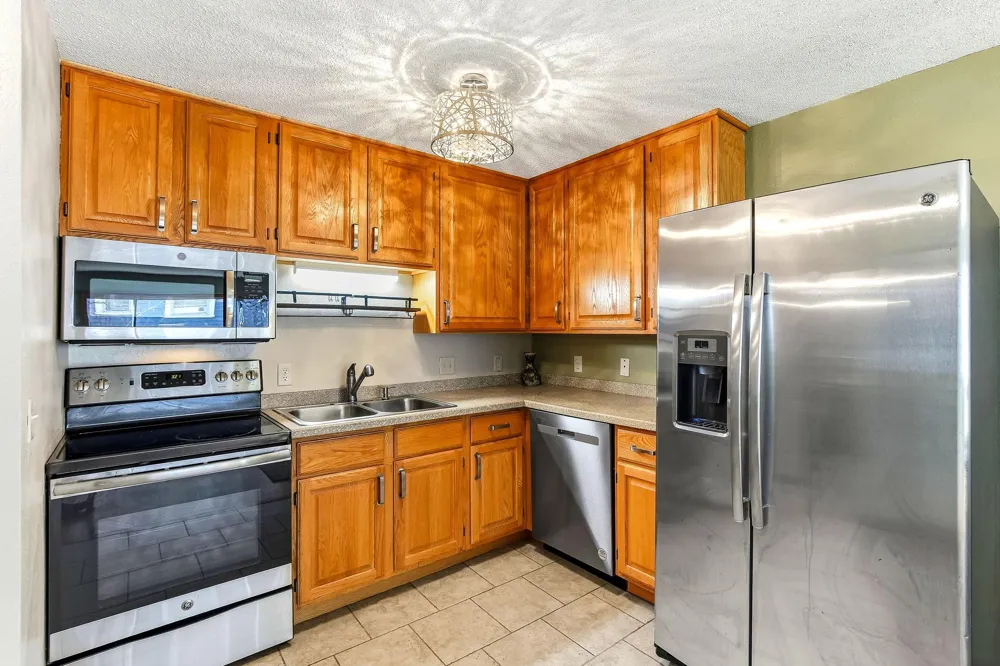 391 Grand Avenue #203 Saint Paul, MN 55102