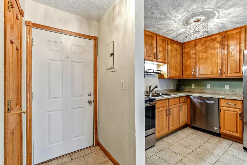391 Grand Avenue #203 Saint Paul, MN 55102