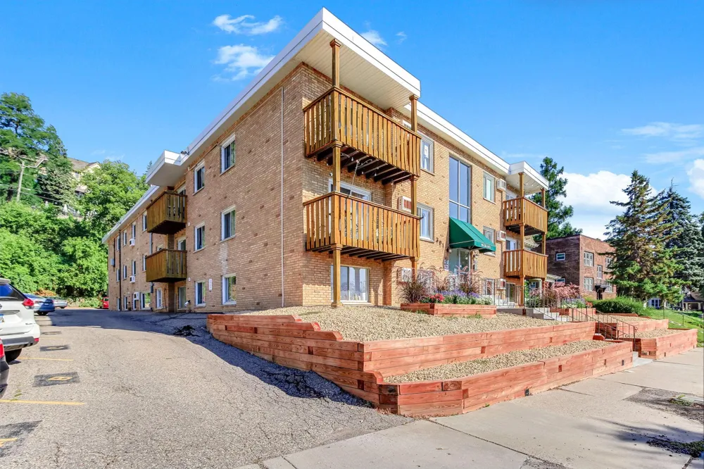 391 Grand Avenue #203 Saint Paul, MN 55102