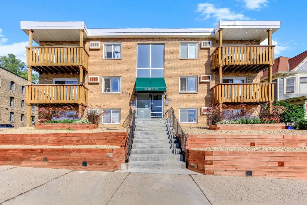 391 Grand Avenue #203 Saint Paul, MN 55102