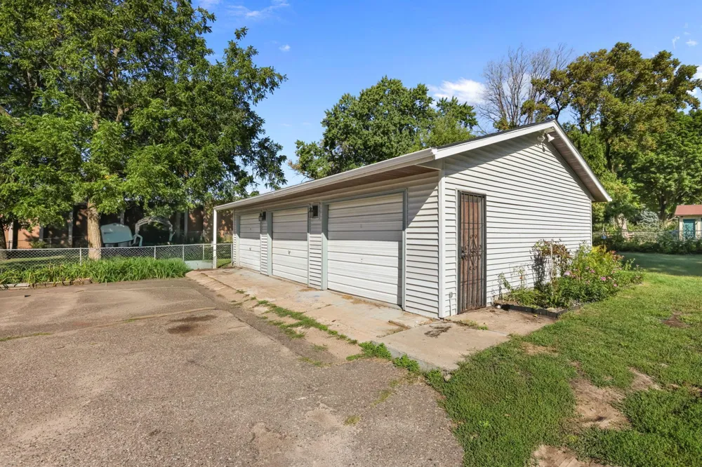 2811 Centerville Road Little Canada, MN 55117