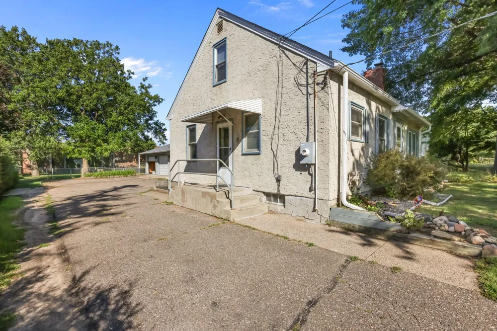 2811 Centerville Road Little Canada, MN 55117