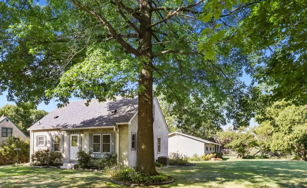 2811 Centerville Road Little Canada, MN 55117
