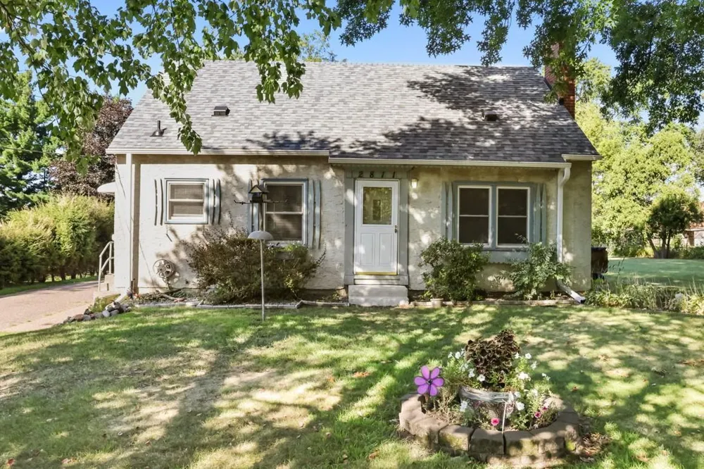 2811 Centerville Road Little Canada, MN 55117