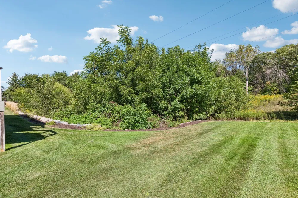 3604 Sawgrass Trail S Eagan, MN 55123