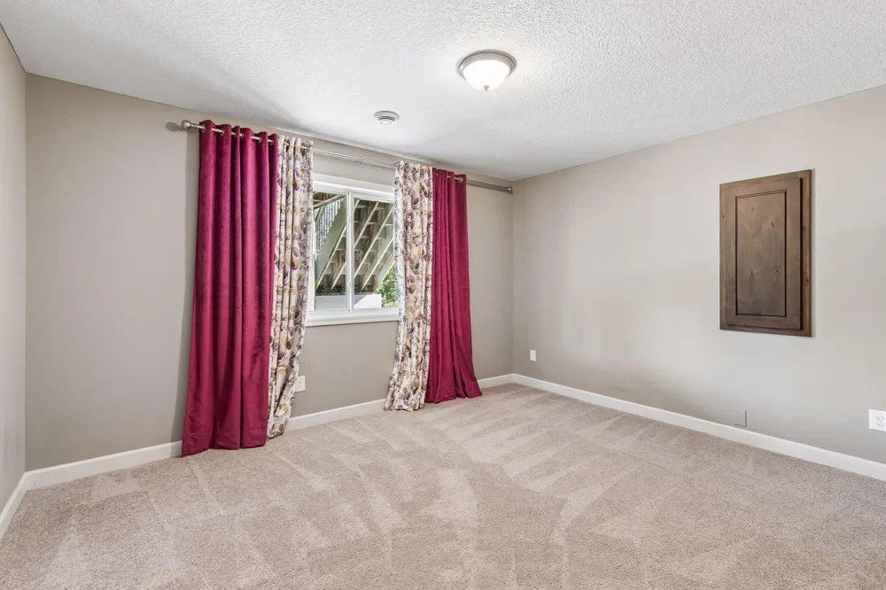3604 Sawgrass Trail S Eagan, MN 55123