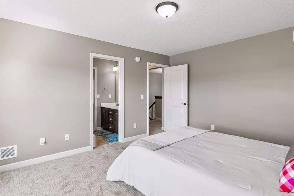 3604 Sawgrass Trail S Eagan, MN 55123