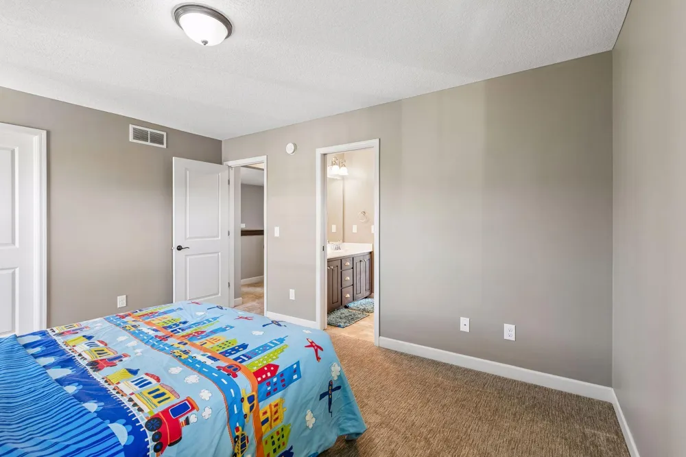 3604 Sawgrass Trail S Eagan, MN 55123