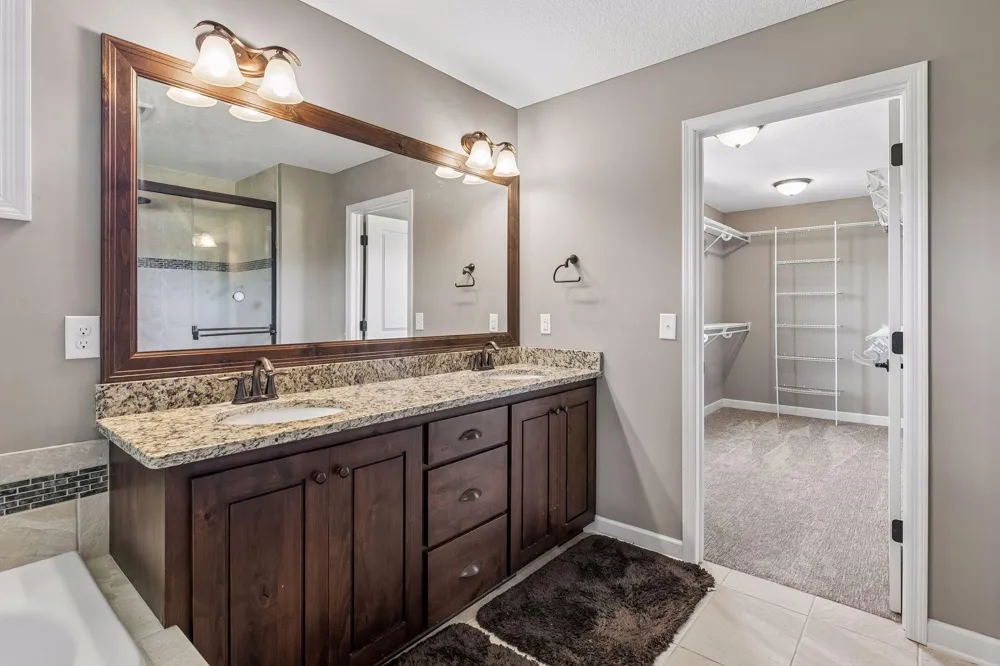 3604 Sawgrass Trail S Eagan, MN 55123