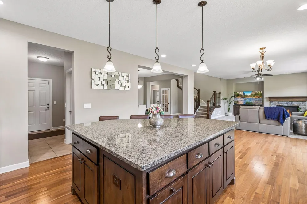 3604 Sawgrass Trail S Eagan, MN 55123