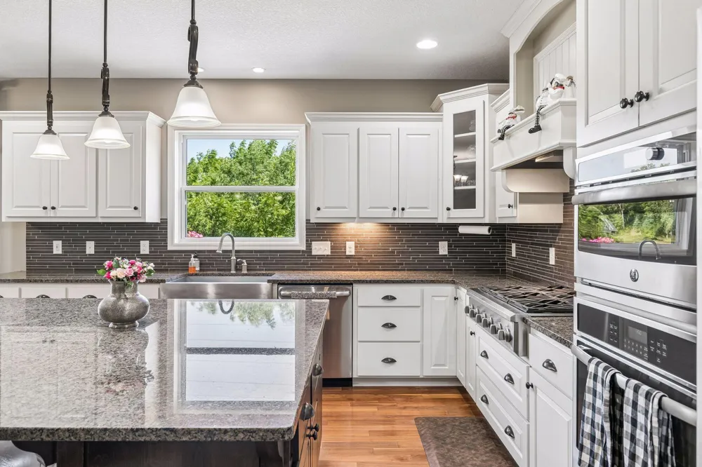 3604 Sawgrass Trail S Eagan, MN 55123