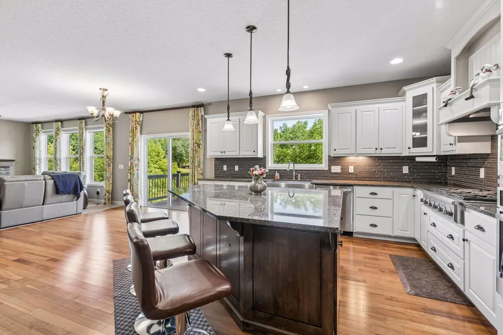 3604 Sawgrass Trail S Eagan, MN 55123