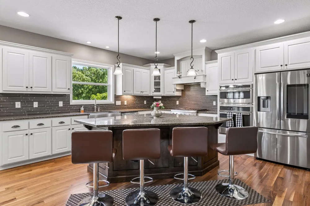3604 Sawgrass Trail S Eagan, MN 55123