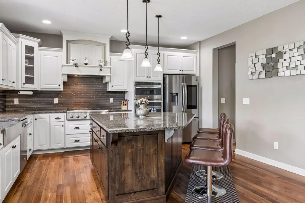 3604 Sawgrass Trail S Eagan, MN 55123