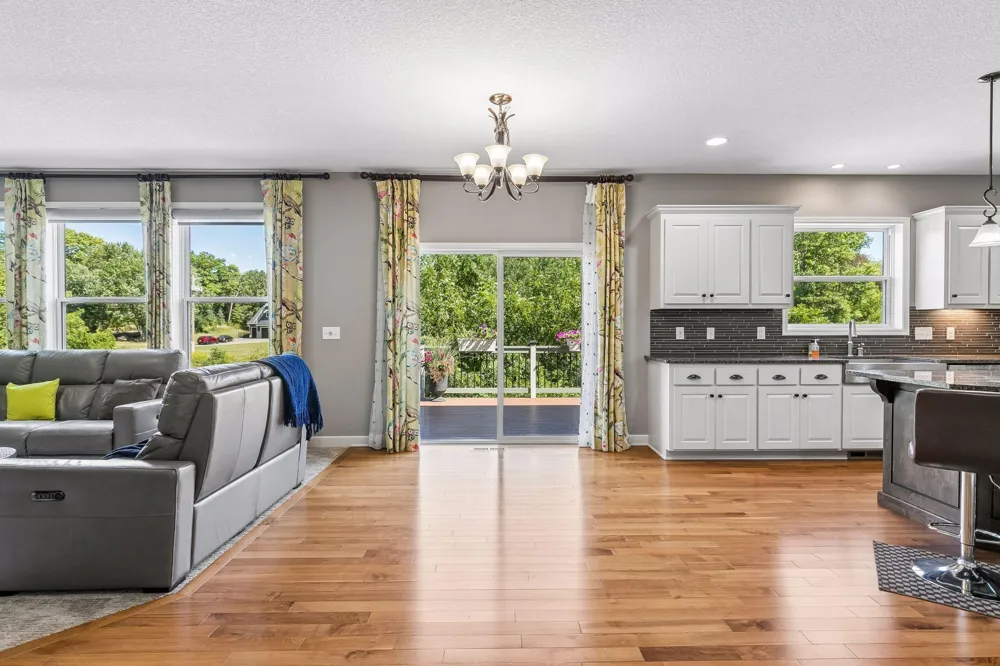 3604 Sawgrass Trail S Eagan, MN 55123