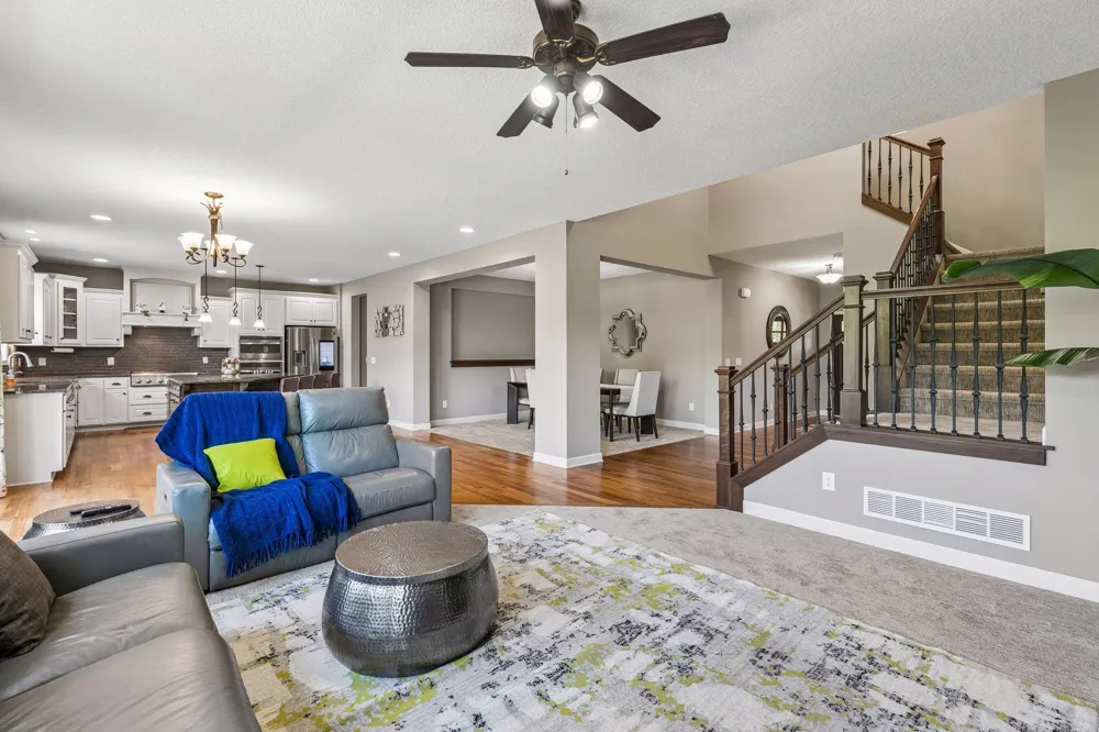 3604 Sawgrass Trail S Eagan, MN 55123